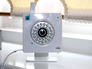 Review: HomeMonitor Indoor Internet Security Camera